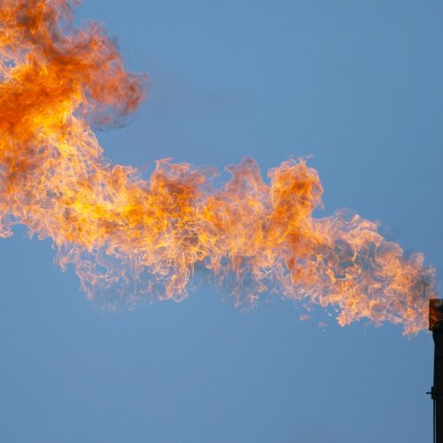 OPEP+ aprova novo aumento na produção de petróleo em meio à crise no Oriente Médio
