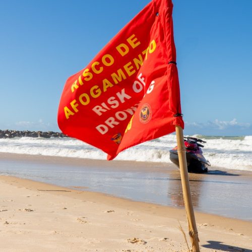 Mais de mil pessoas foram resgatadas nas praias da Região dos Lagos em seis meses