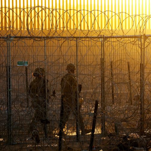 Exército dos EUA usa arma com laser e derruba drones de cartel mexicano por ‘ameaça’ na fronteira