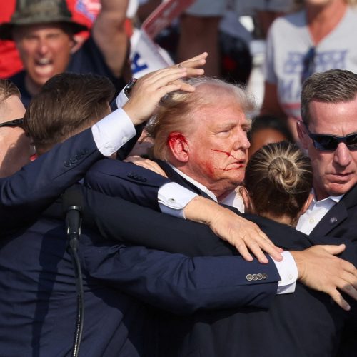 Morre homem baleado durante comício de Trump em 2024 nos EUA