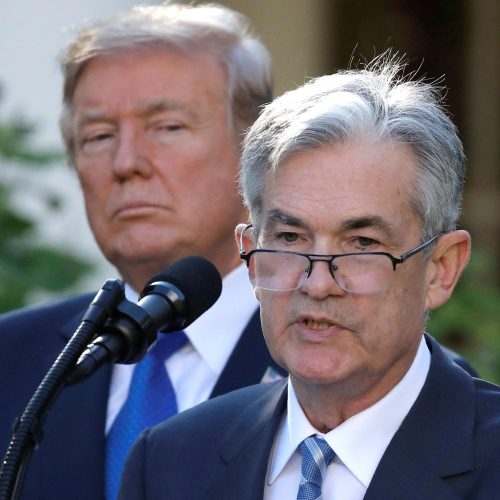 Mesmo fora da presidência do Fed, Powell volta a ser alvo de Trump