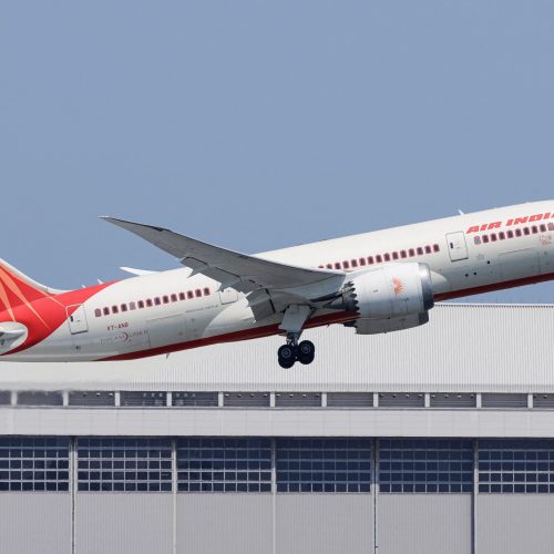 Piloto da Air India testou positivo para maconha após incidente que deixou 24 feridos, diz agência