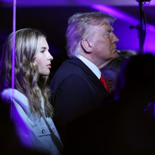 Trump é vaiado em jogo da final da NBA em Nova York durante hino nacional