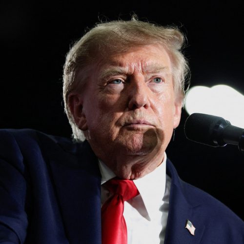 Por que Trump quer restringir o voto pelo correio se ele mesmo já usou o recurso várias vezes?