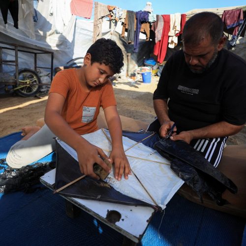 Israel ordena que crianças não soltem pipas em Gaza e cita tática do Hamas