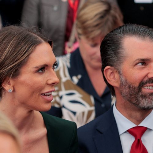 Senador republicano pede investigação de filho de Trump sobre casamento financiado por oligarca russo