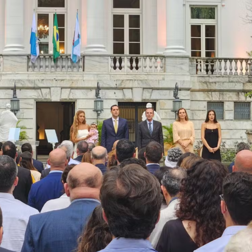 Paes renuncia e transmite cargo a Cavaliere — Foto: Raoni Alves/g1 Rio