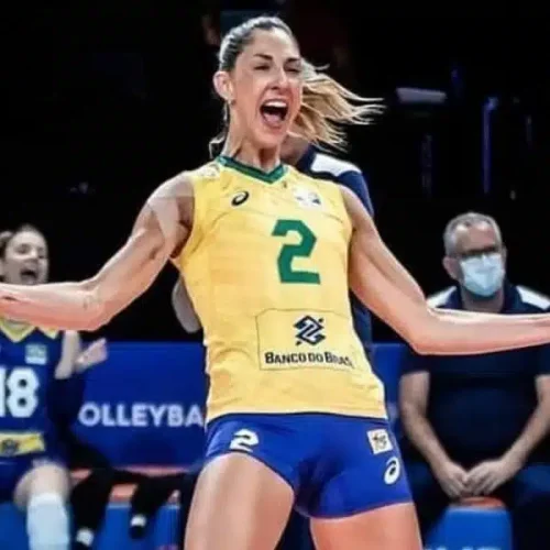 Atleta de Volei Carol Gattaz