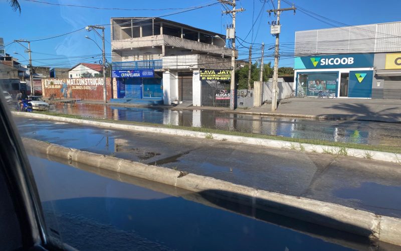 Foto da Av independência alagada.