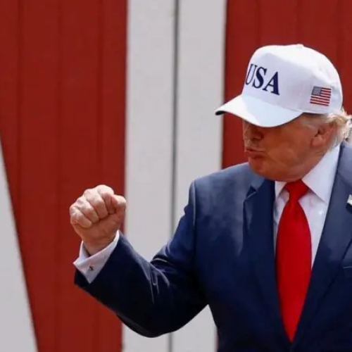 No aniversário de 250 anos, Trump reacende o debate: quais os limites do poder nos EUA?