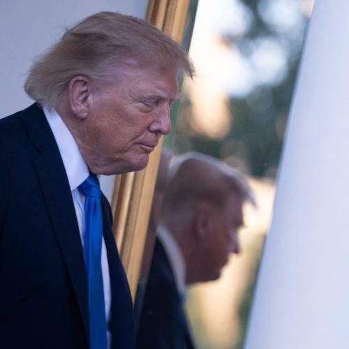 Aprovação de Trump cai para 33%, menor nível já registrado, com piora na avaliação da economia e do custo de vida