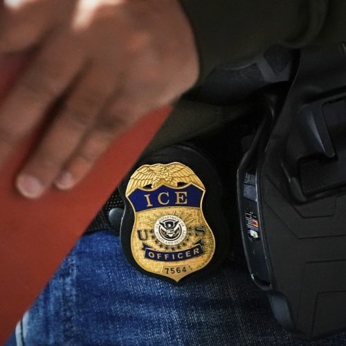 Agente do ICE mata mexicano em operação de imigração em Houston, diz imprensa local