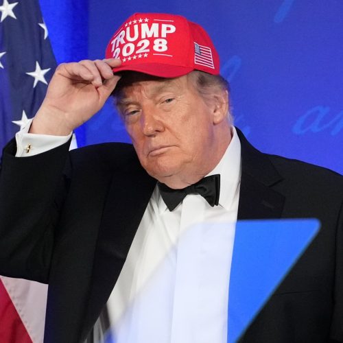 Tribunal dos EUA impede Trump de aplicar ordem que dificulta voto pelo correio em 23 estados