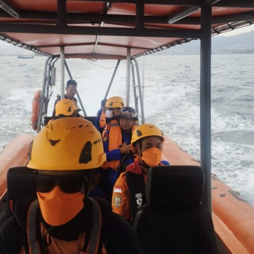 Fotojornalistas desaparecem no mar ao seguir para cobrir erupção de vulcão na Indonésia