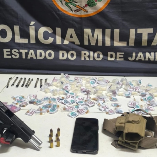 Jovem de 18 anos é preso com drogas e pistola em Araruama