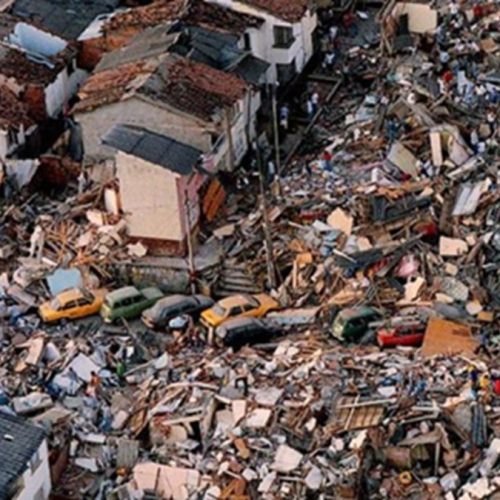 A cidade da Colômbia que foi devastada por terremoto de 1999, mas resistiu ao tremor mais recente