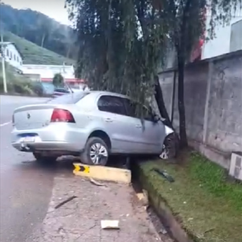 Moradores cobram melhorias e denunciam problemas na RJ-130, entre Teresópolis e Friburgo