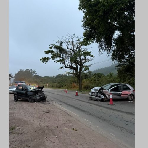 Polícia investiga se acidente que matou mulher e deixou feridos na RJ-106 ocorreu durante ultrapassagem