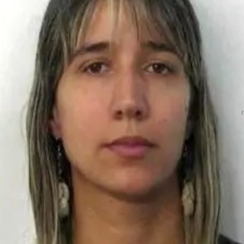 Polícia Civil presta última homenagem à agente Daniela Cunha Moreira antes de translado para Minas Gerais