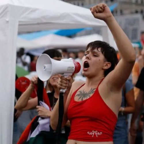 Os protestos em massa em Madri provocados por despejo de idosa de 87 anos de apartamento alugado