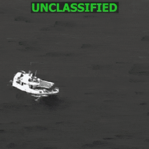 VÍDEO: EUA interceptam e explodem barco usado por grupo considerado terrorista em operação com Equador