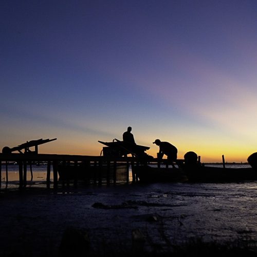 Documentário ‘Homens da Lagoa e outras Histórias de Pescadores’ tem sessões gratuitas em Cabo Frio