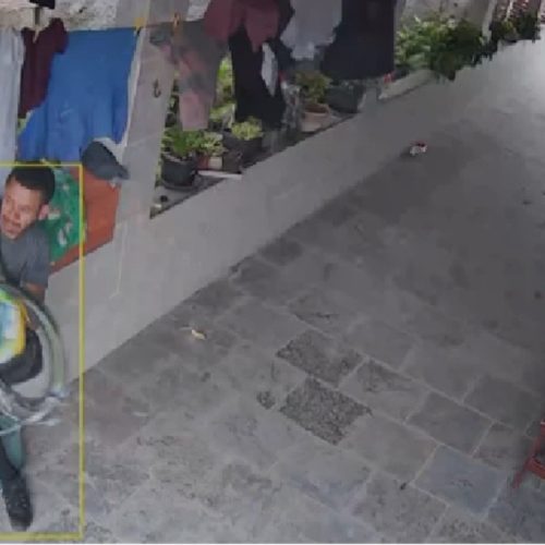Câmera registra furto em casa no Vinhateiro, em São Pedro da Aldeia