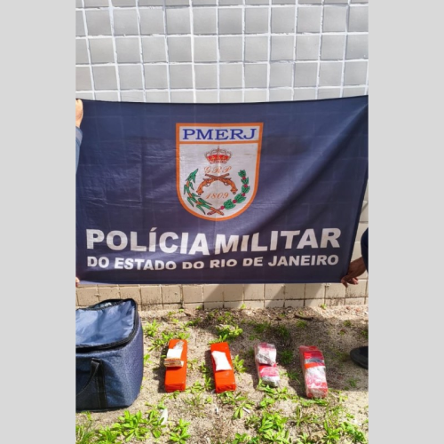 Idoso de 70 anos é preso após sair com drogas de MG para entregar em Cabo Frio, no RJ