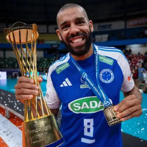Sada renova com Wallace e mais seis campeões da Superliga