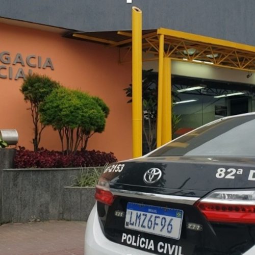 Homem é preso suspeito de asfixiar a própria mãe e jogá-la na piscina para simular afogamento