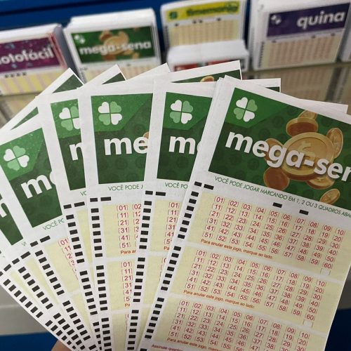 Mega-Sena pode pagar R$ 165 milhões neste domingo; g1 transmite ao vivo