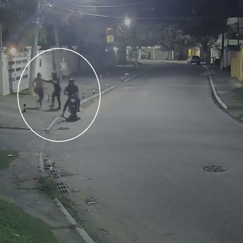 VÍDEO: mulher é assaltada e tem pingente e carteira roubados em Cabo Frio