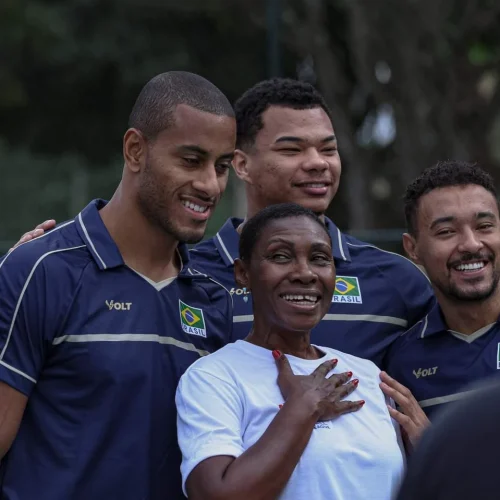 Mireya elogia Vargas, Egonu e Gabi em evento no DF