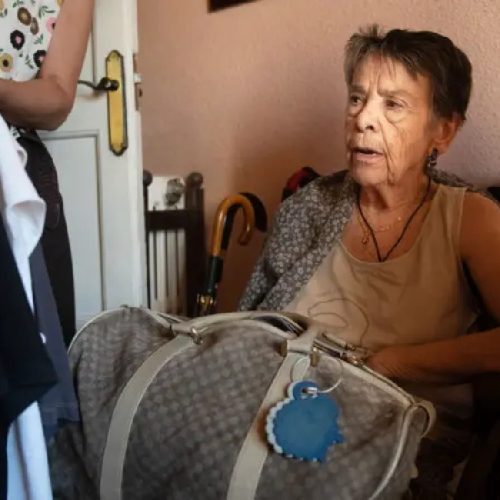 Como opera a empresa por trás de despejo de idosa de 87 anos na Espanha