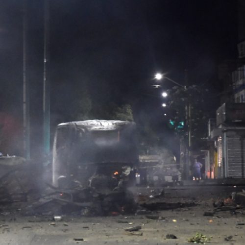 Atentado com caminhão carregado com explosivos deixa 11 feridos na Colômbia