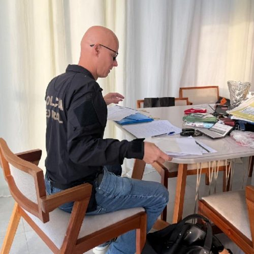 PF combate fraudes em benefícios com prejuízo de R$ 5 milhões; agentes fazem buscas em Búzios
