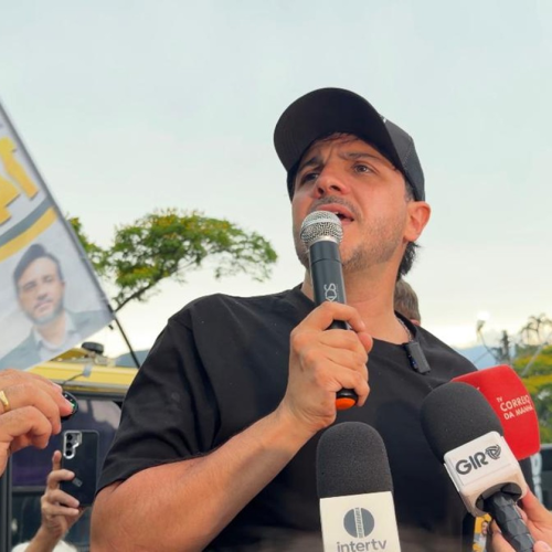 Em Petrópolis (RJ), Renan Santos resgata proposta de remover moradias de áreas de risco