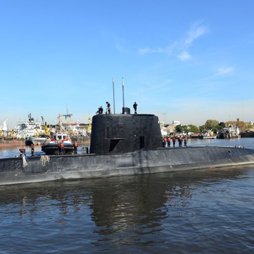 Ex-comandante é condenado por naufrágio de submarino da Argentina que implodiu no mar e matou 44 tripulantes