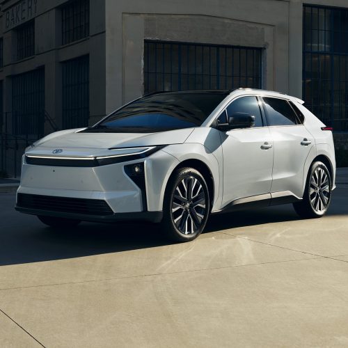 Toyota anuncia bZ4x para o Brasil, primeiro carro elétrico da marca no país