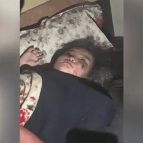VÍDEO mostra resgate de menina no Nepal dois dias após avalanche destruir casa onde ela estava