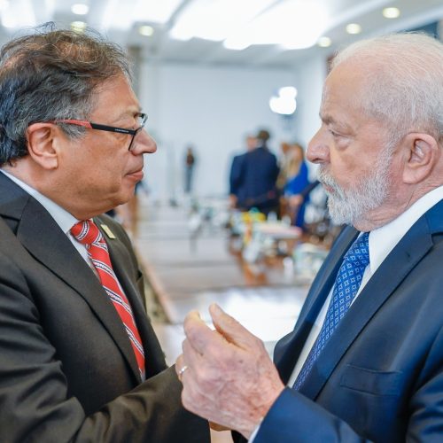 Em meio à crise sobre eleições na Colômbia, Petro telefona para Lula e diz que fará ‘transição pacífica’