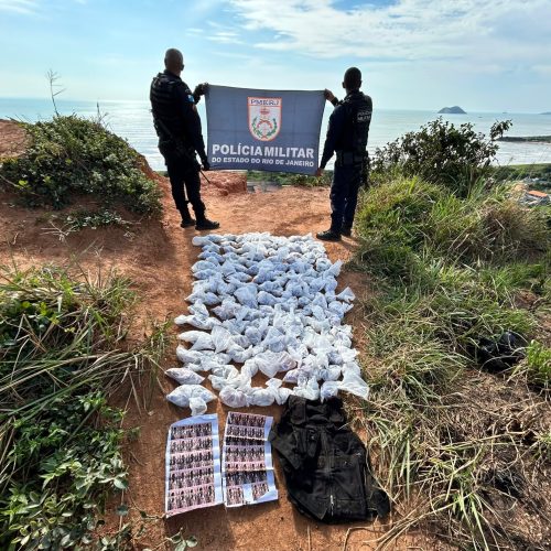 Drogas são encontradas em área de mata de Cabo Frio; valor estimado é de R$ 100 mil