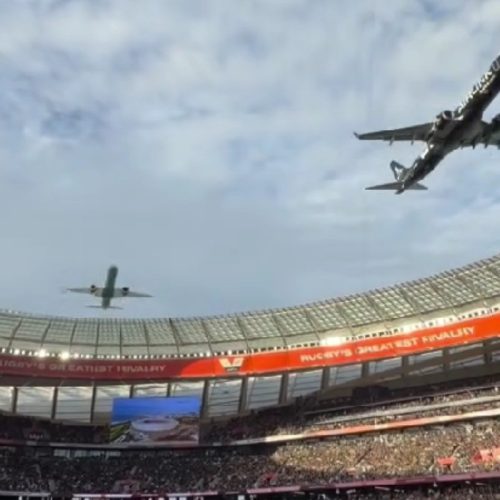 Aérea se defende nas redes após aviões passarem ‘raspando’ acima de estádio: ‘Planejamento, precisão, desempenho’